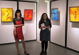 РУСЕНСКА ХУДОЖНИЧКА, ПОСЛЕДОВАТЕЛКА НА КАНДИНСКИ, ПРЕДСТАВЯ ТВОРБИТЕ СИ В СТОЛИЧНАТА ГАЛЕРИЯ „СЕРДИКА“
